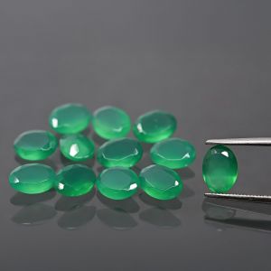 Piatră ovală, tăietură conică - Agat verde 7x5 MM